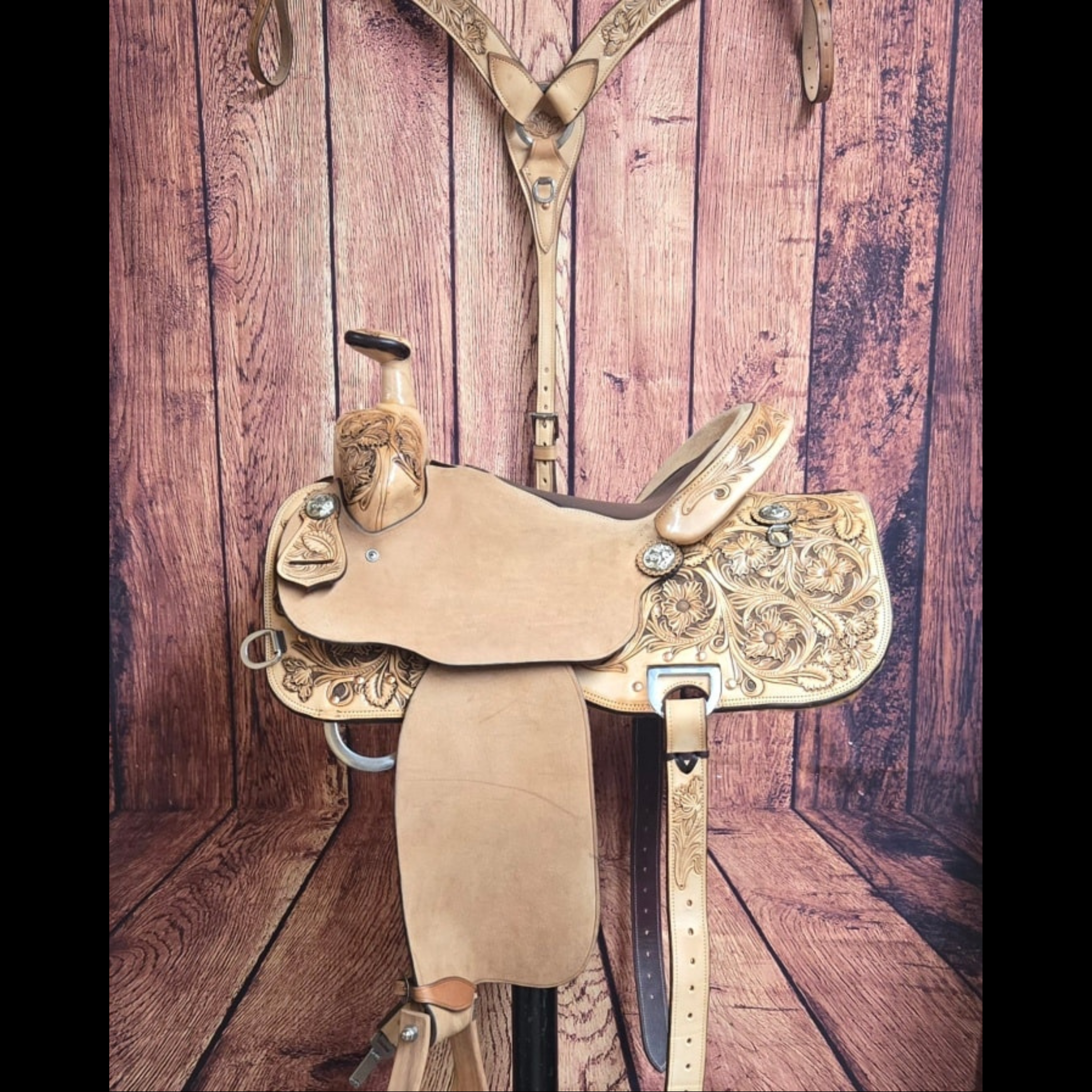 NFR 2024 | Saddle #7 ($5095; $500 deposit)