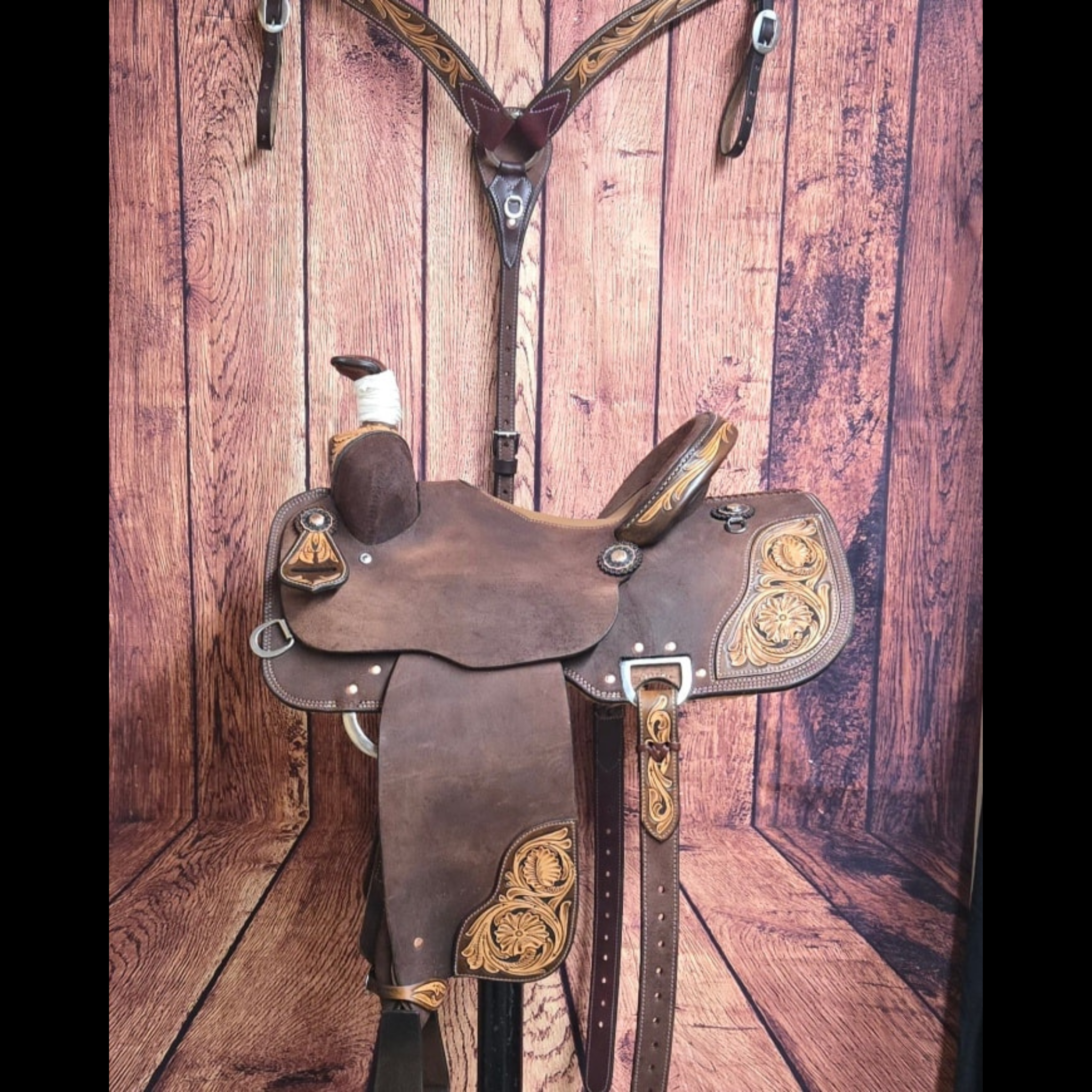 2024 NFR | Saddle #13 ($4495; $500 deposit)