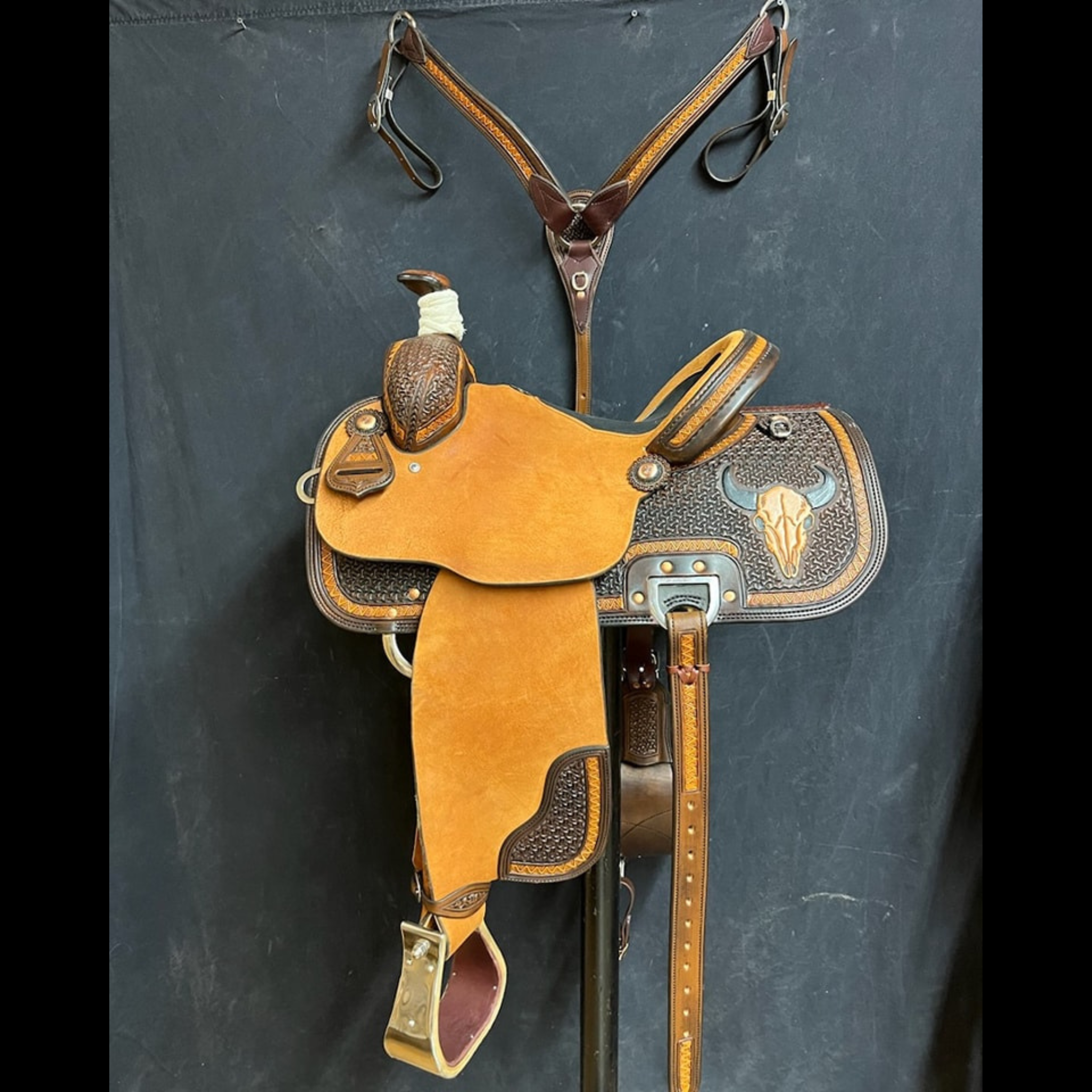 2023 NFR | Saddle #7 ($4395; $500 deposit)