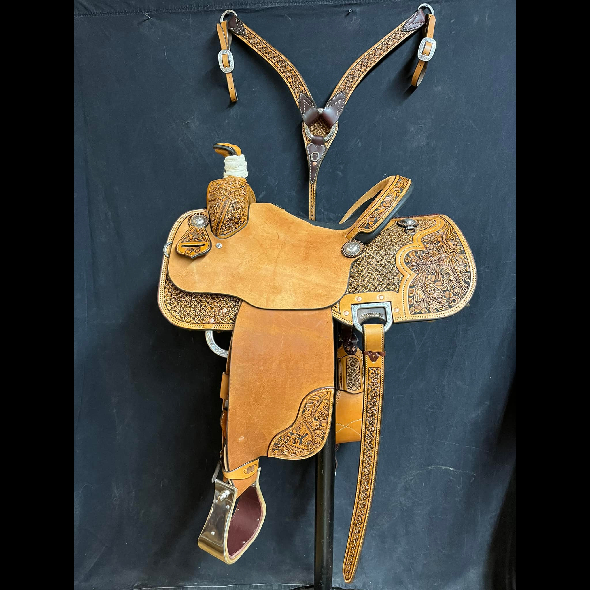 2023 NFR | Saddle #15 ($4595; $500 deposit)