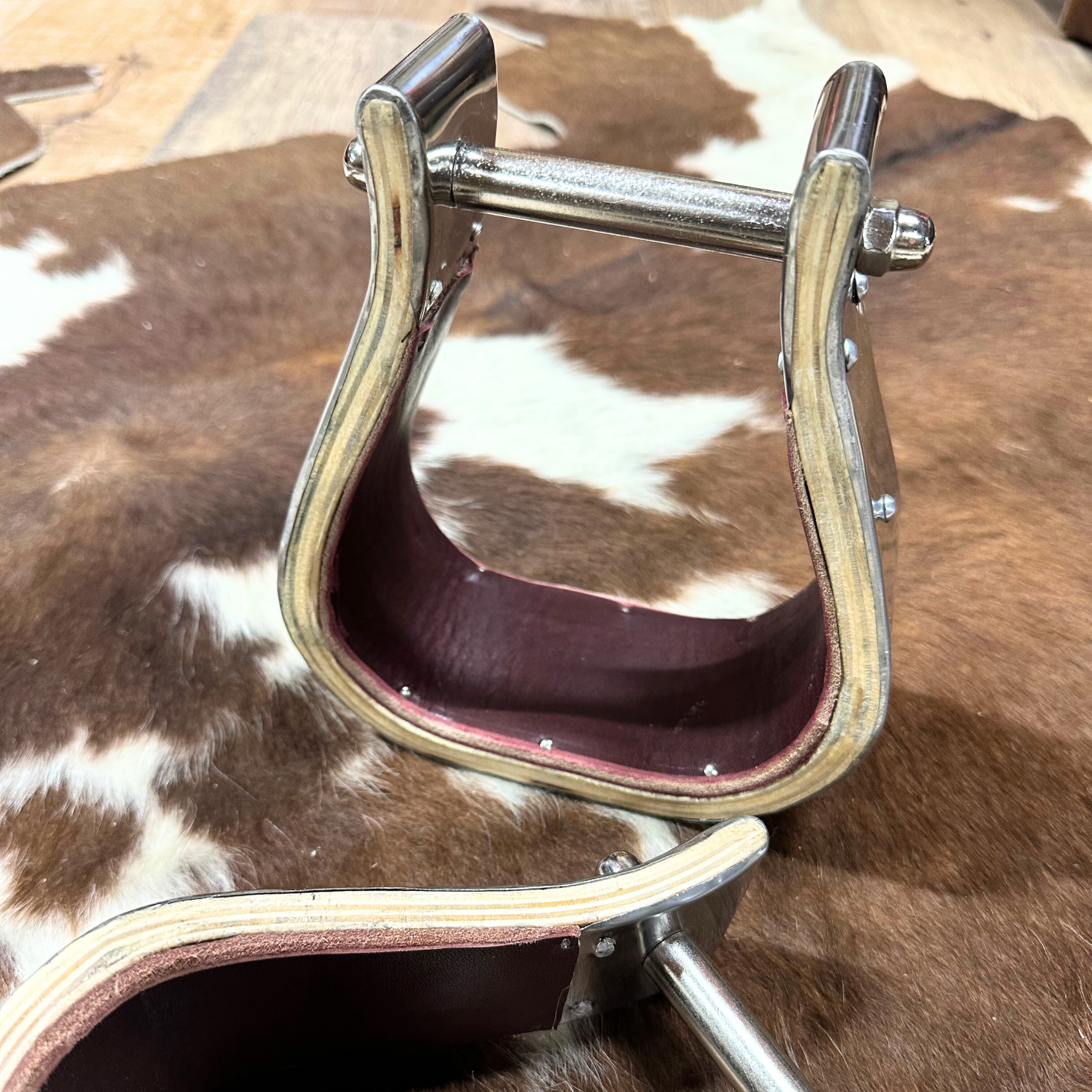 Latigo Lined Stainless Steel Stirrups - 3"